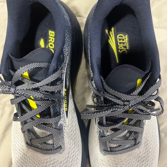 Men’s Brooks - Picture 4 of 4